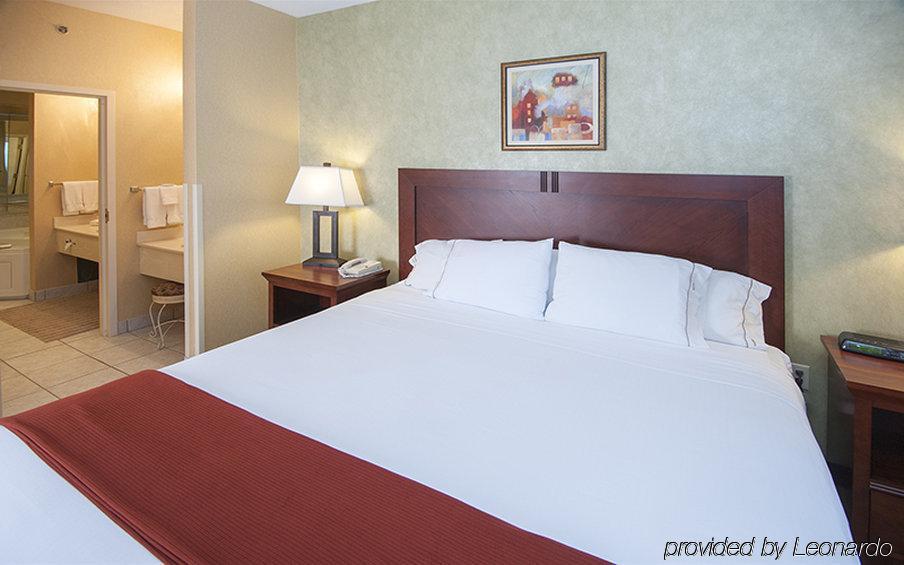 Holiday Inn Express Hotel & Suites Youngstown North-Warren/Niles, An Ihg Hotel Номер фото